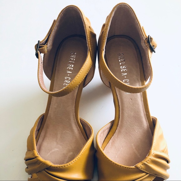 Chelsea Crew Nadia VTG Inspired Criss Cross Heel - Picture 5 of 9